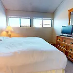 Summit 34 Apartment